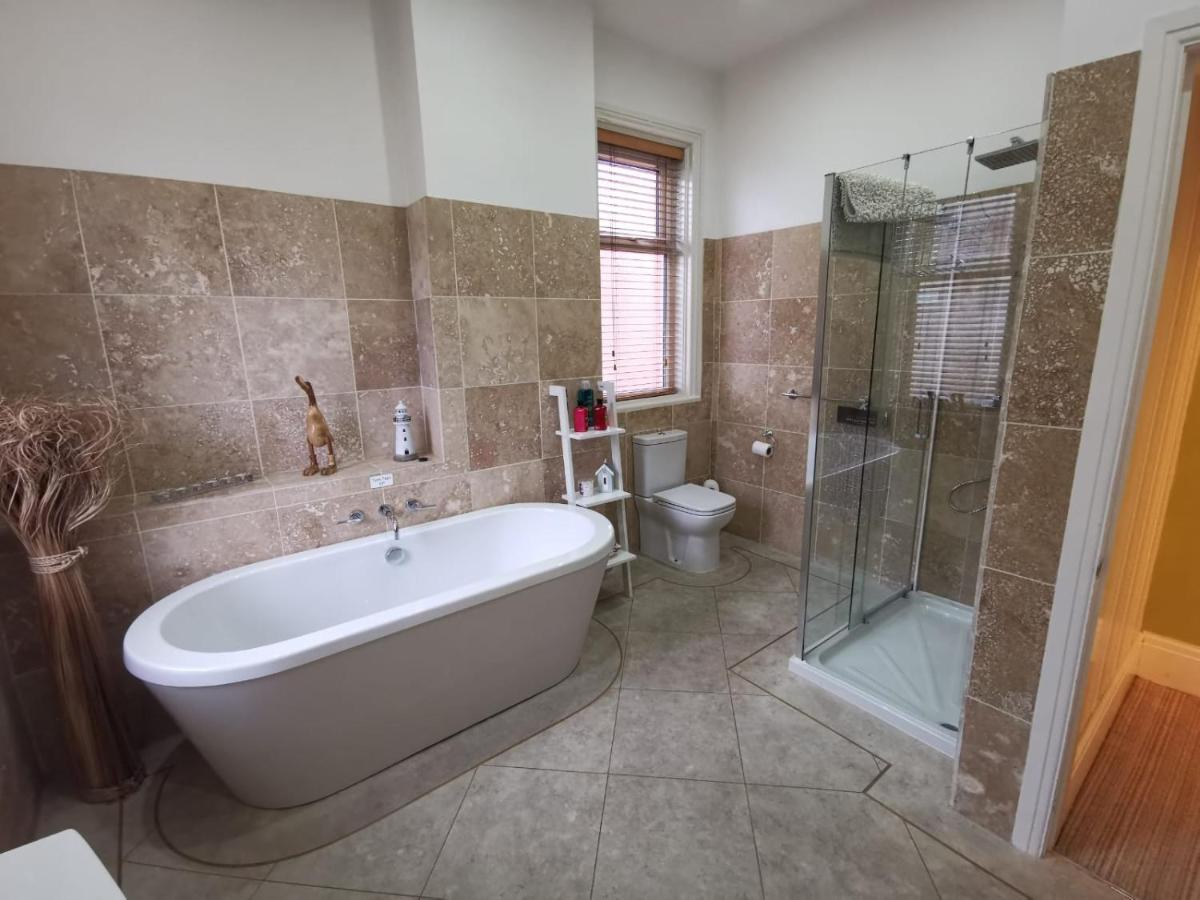 Vale House Bed & Breakfast Southport Bagian luar foto