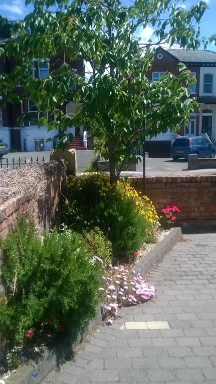 Vale House Bed & Breakfast Southport Bagian luar foto